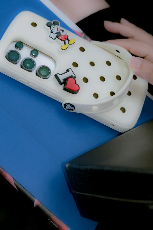 PlayStation controller with screwdriver